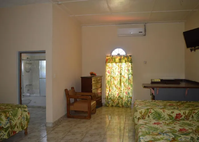 Hotel Casa De Shalom 3*